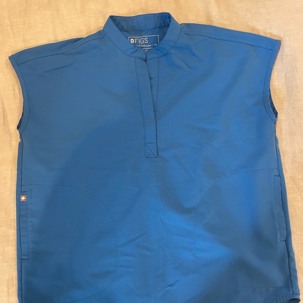 Figs Women’s Rafaela Oversized Scrub Top